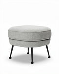 Pouf carré en tissu gris avec pieds en métal noir dimensions 45 x 45 x 40cm